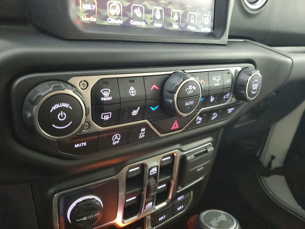 Used 2020 Jeep Wrangler Unlimited Sahara image 27