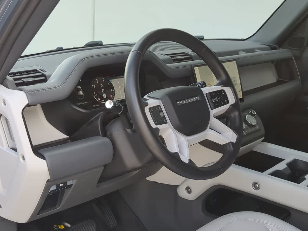 Certified 2025 Land Rover Defender 110 X-Dynamic SE AWD/4WD image 10
