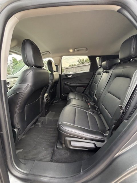 Used 2022 Ford Escape Titanium w/ Class II Trailer Tow Package image 11