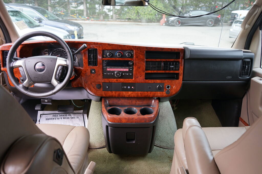 Used 2011 GMC Savana 1500 image 12