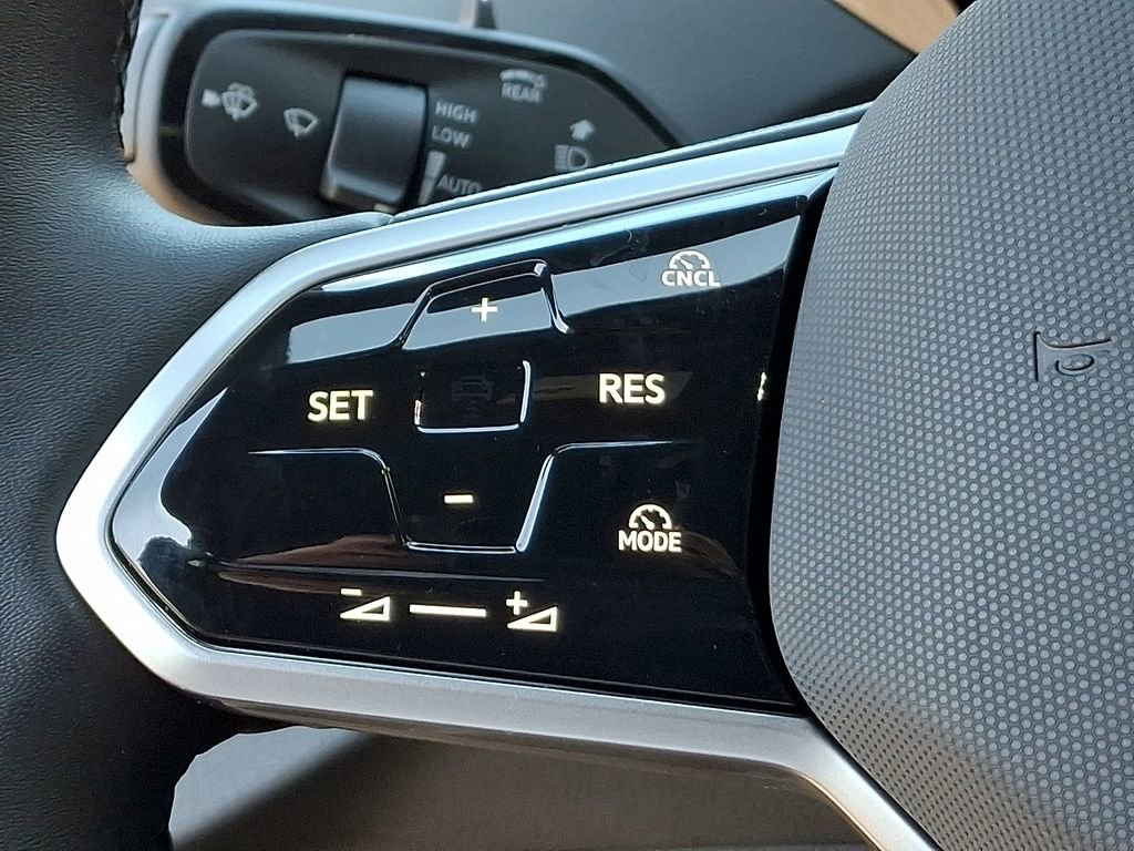 Certified 2025 Volkswagen ID.4 Pro AWD/4WD image 20