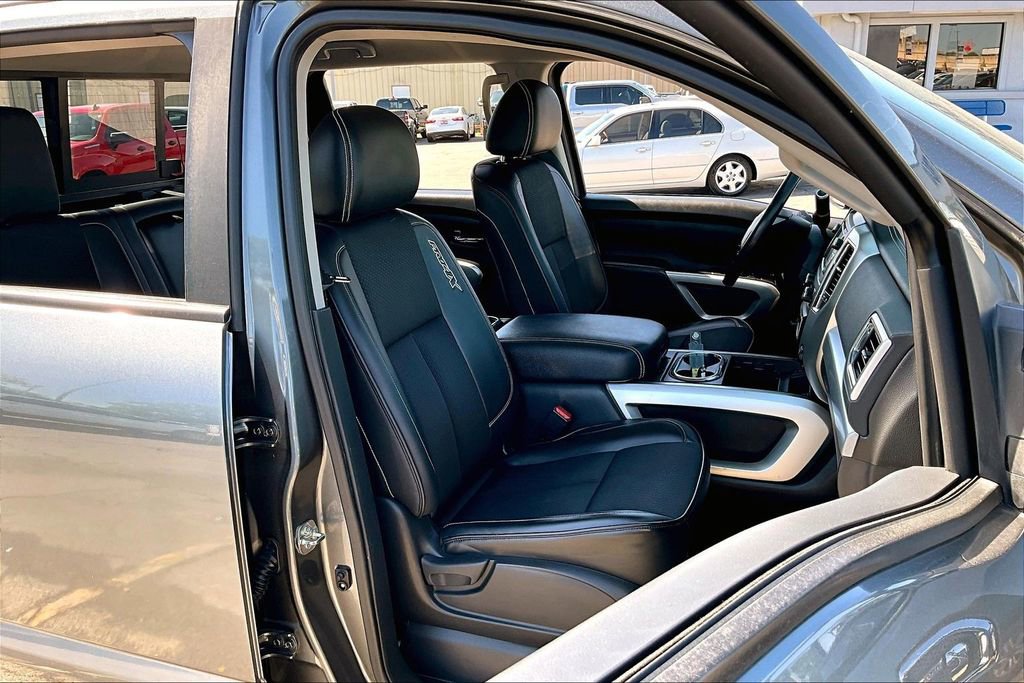 Used 2016 Nissan Titan SL AWD/4WD image 28