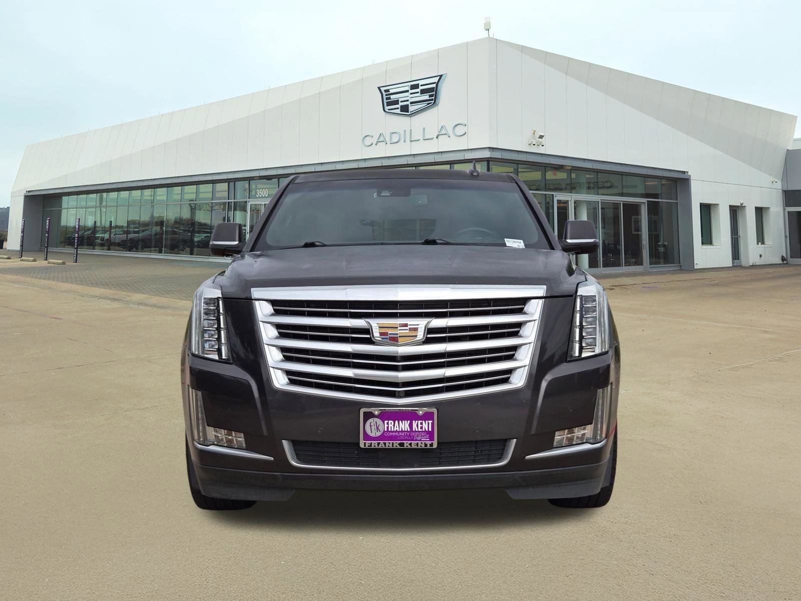 Used 2016 Cadillac Escalade Platinum AWD/4WD image 2