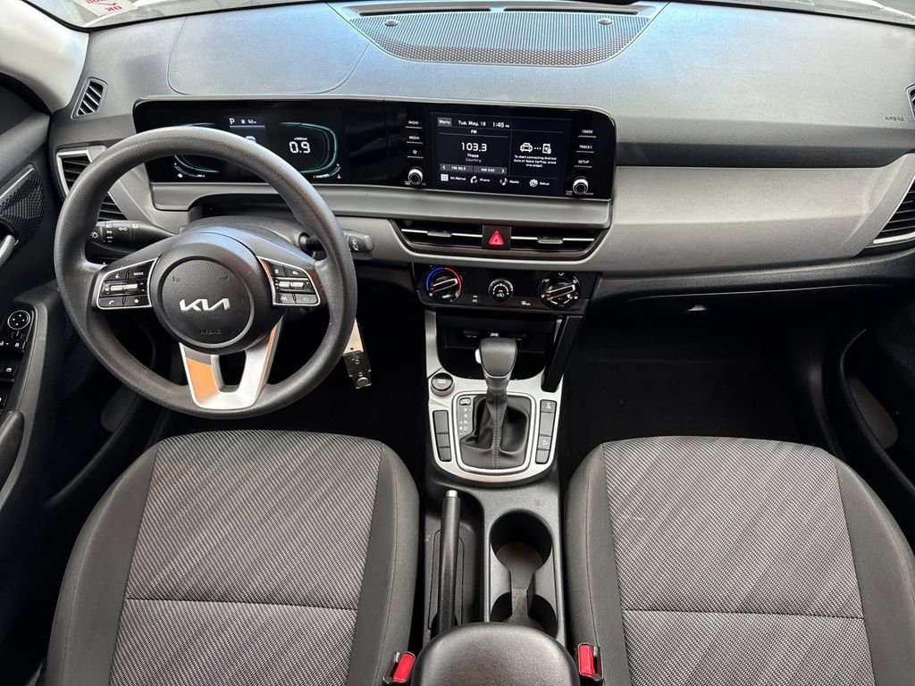 Used 2024 Kia Seltos LX AWD/4WD image 12