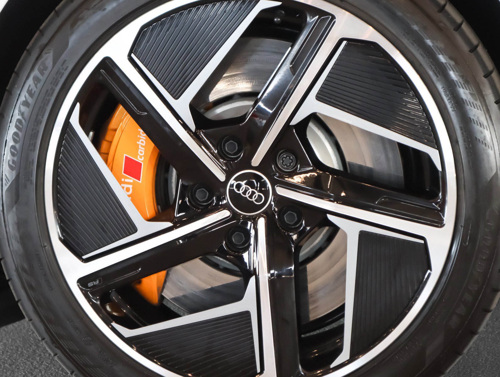 Used 2024 Audi RS e-tron GT image 16