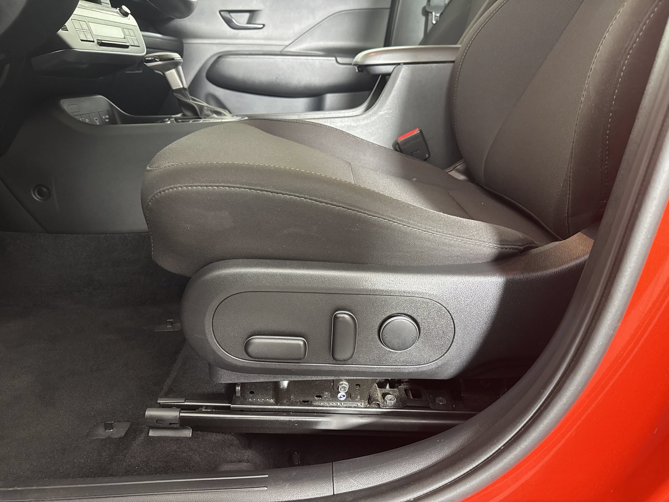 Used 2025 Hyundai Kona SEL AWD/4WD image 13