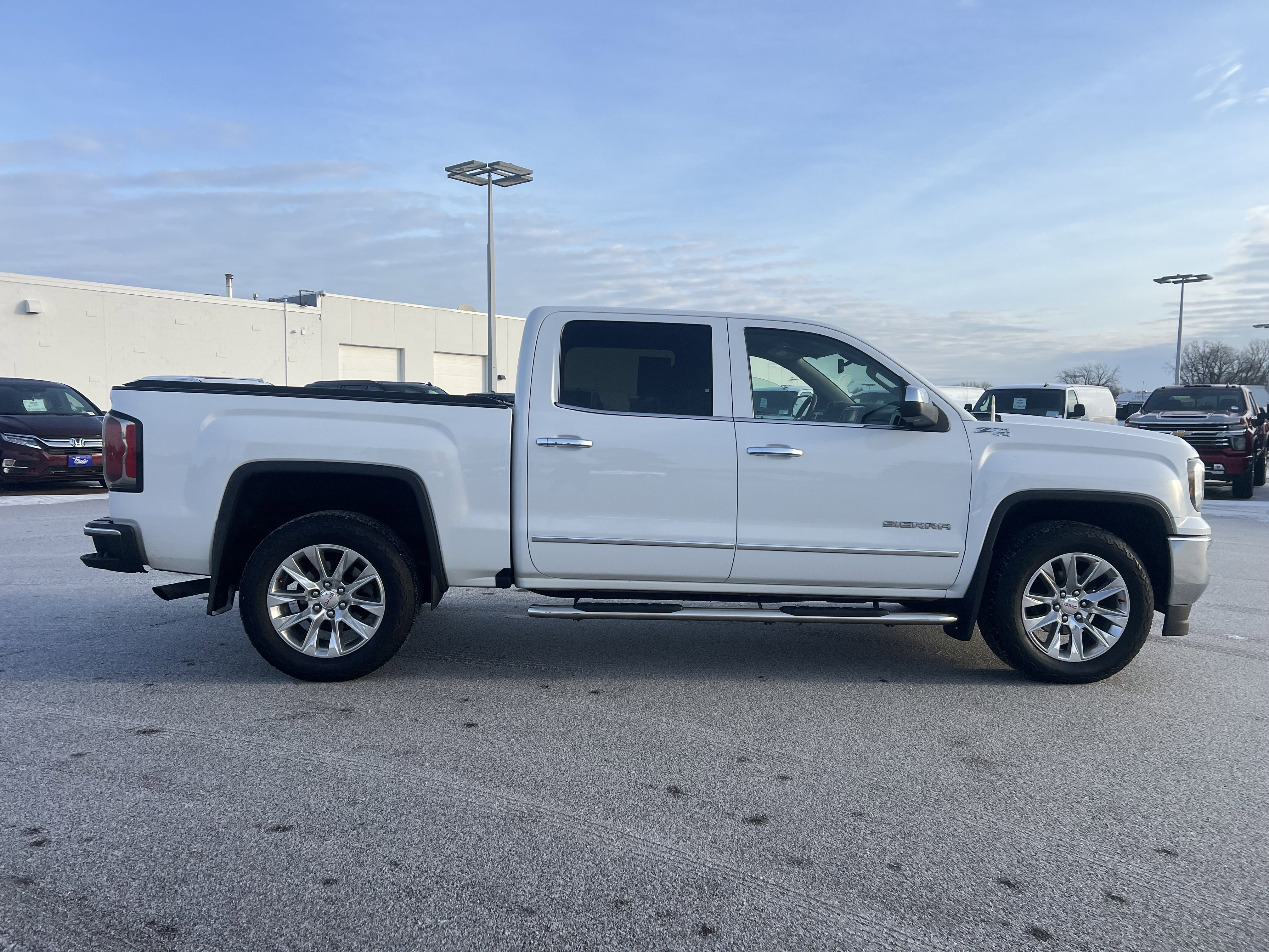 Used 2018 GMC Sierra 1500 SLT image 9