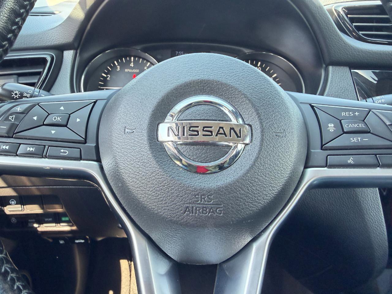 Used 2020 Nissan Rogue Sport SV w/ Technology Package AWD/4WD image 40