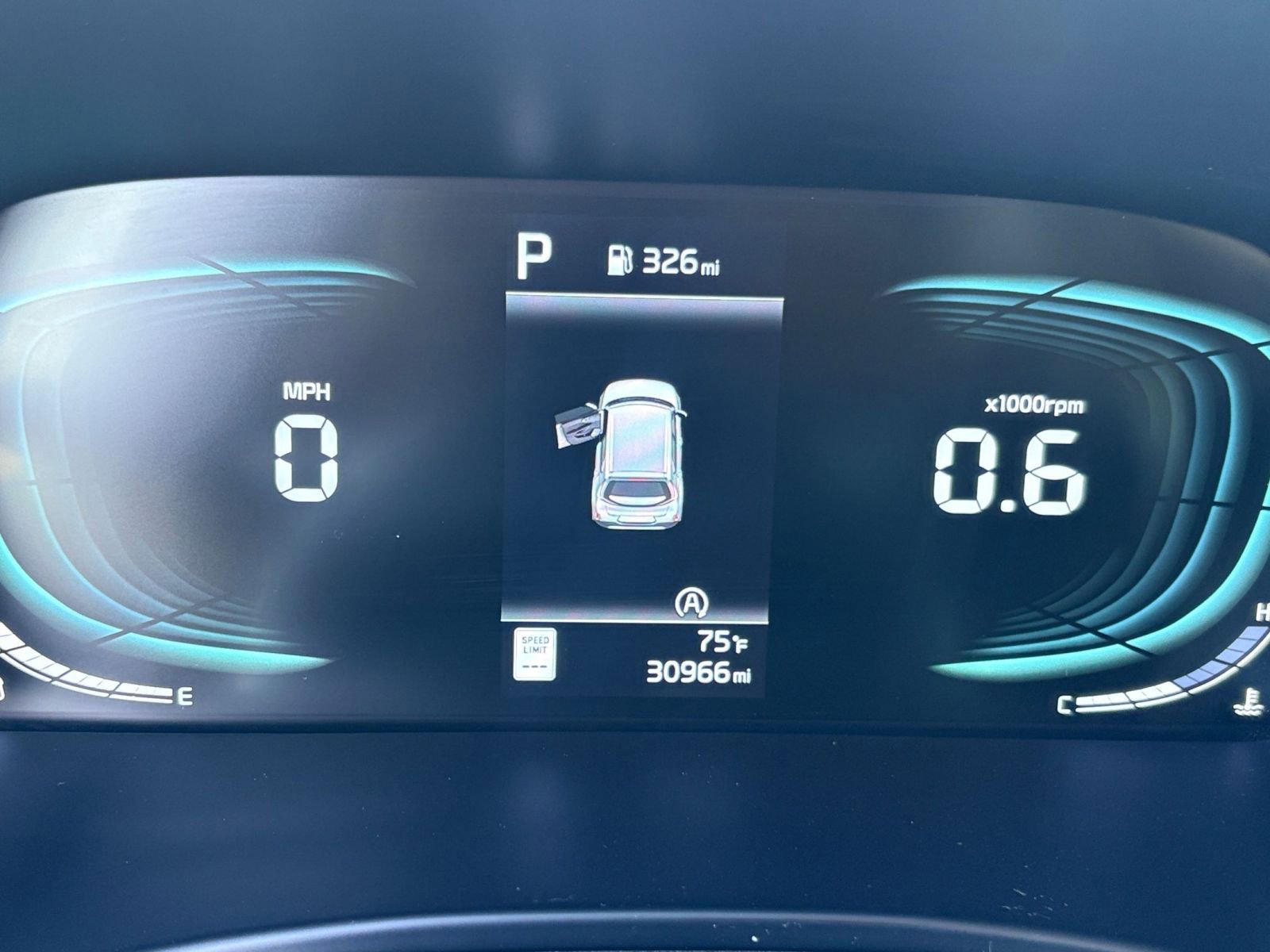 Used 2025 Kia Soul LX w/ LX Technology Package FWD image 38