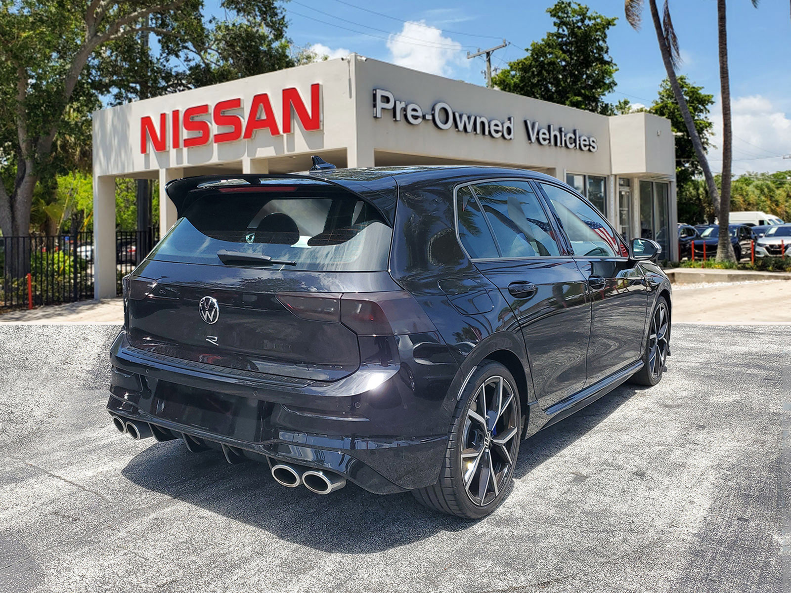 Used 2023 Volkswagen Golf R image 4