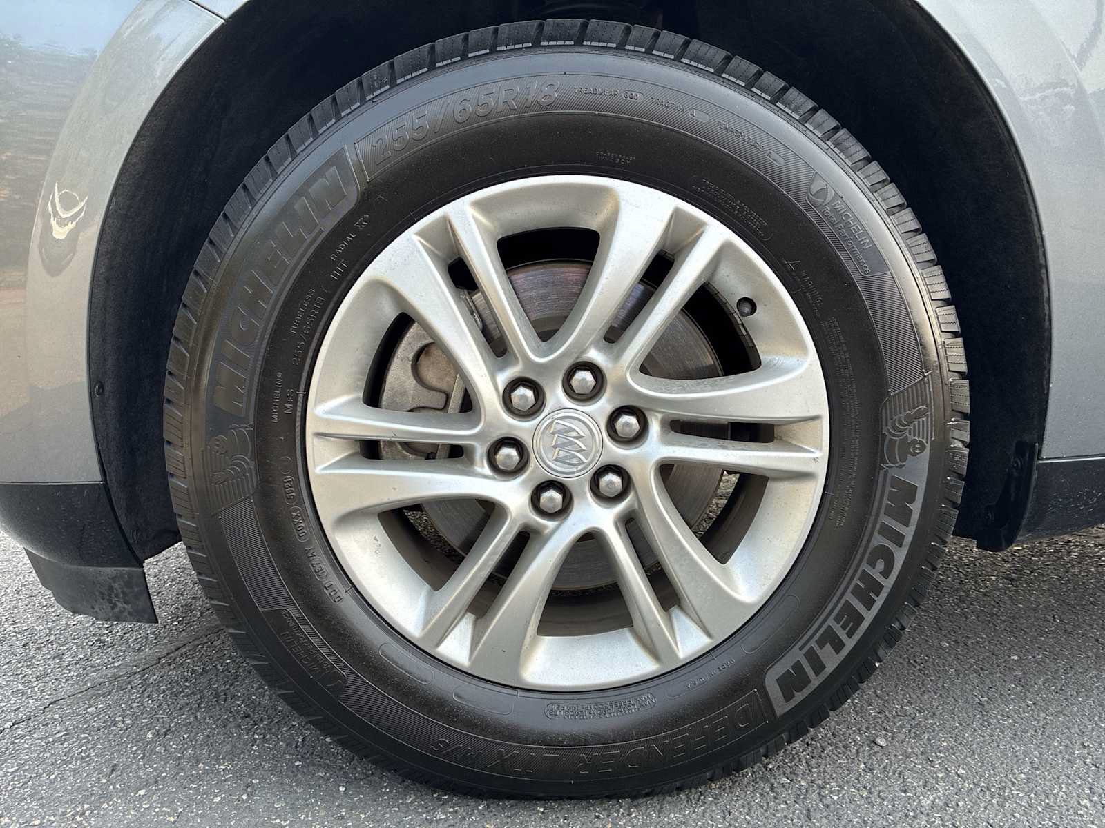 Used 2019 Buick Enclave Premium AWD/4WD image 18