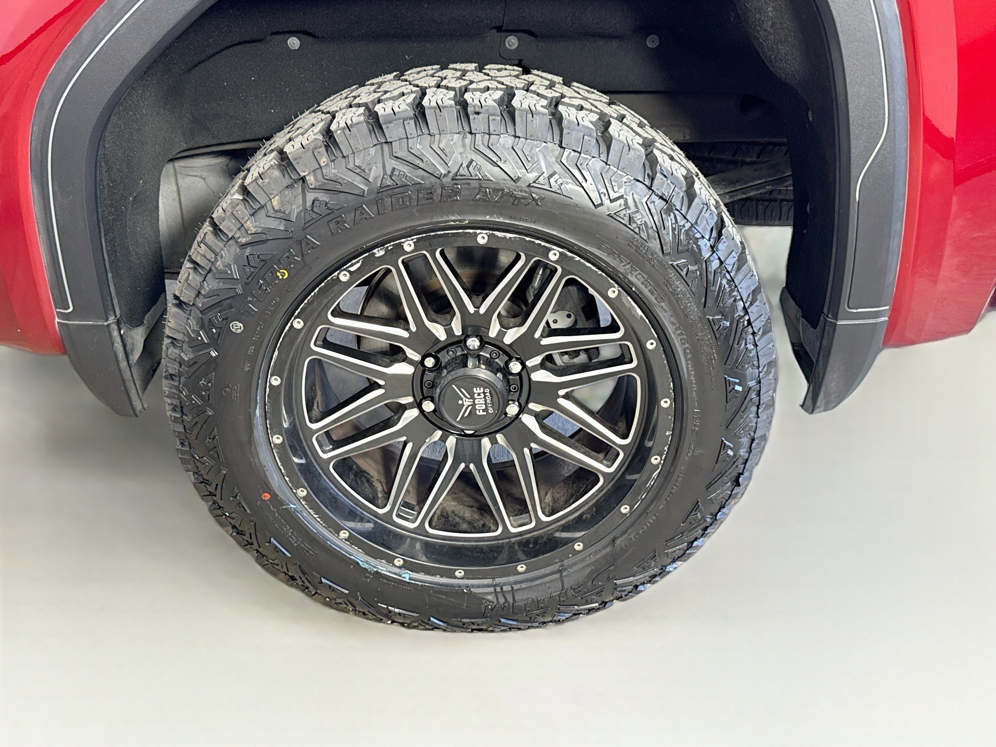 Used 2021 GMC Sierra 1500 SLT AWD/4WD image 32