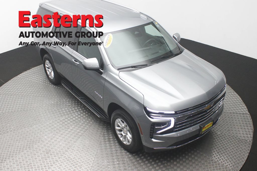 Used 2025 Chevrolet Tahoe LT AWD/4WD image 3