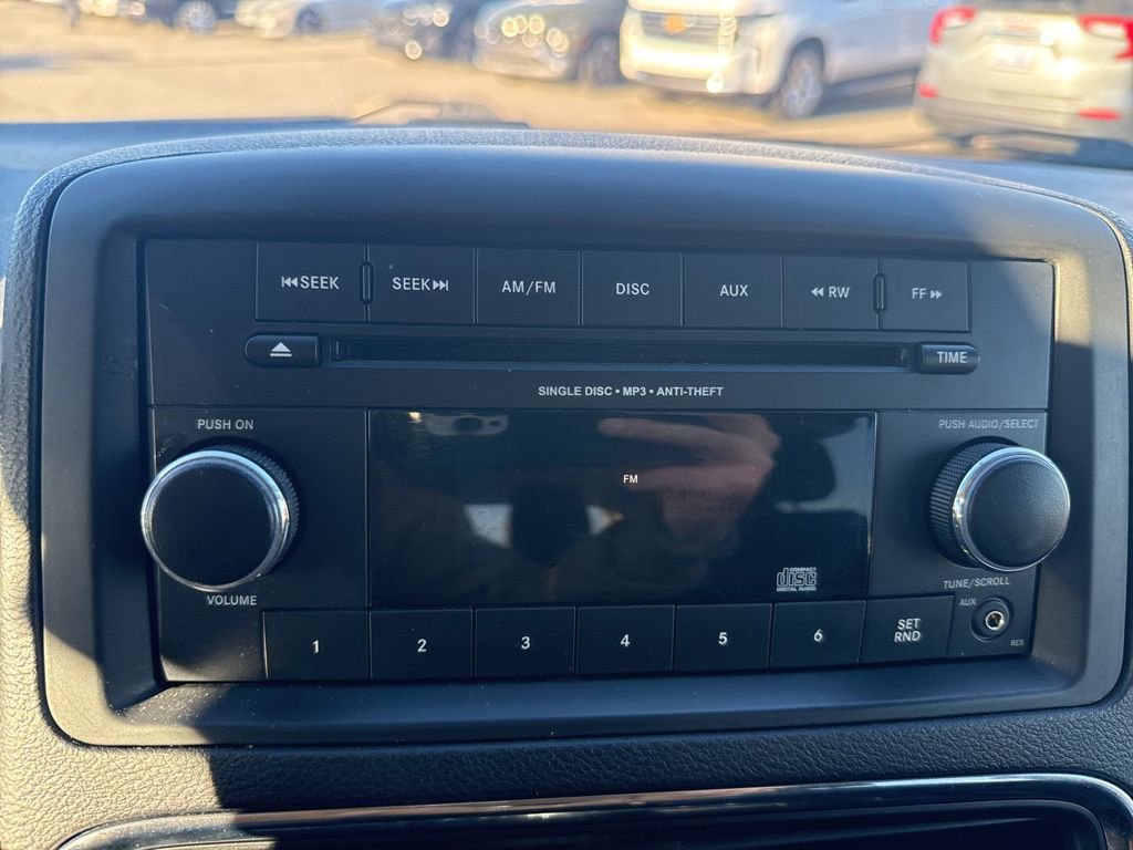 Used 2017 Dodge Grand Caravan SE image 18