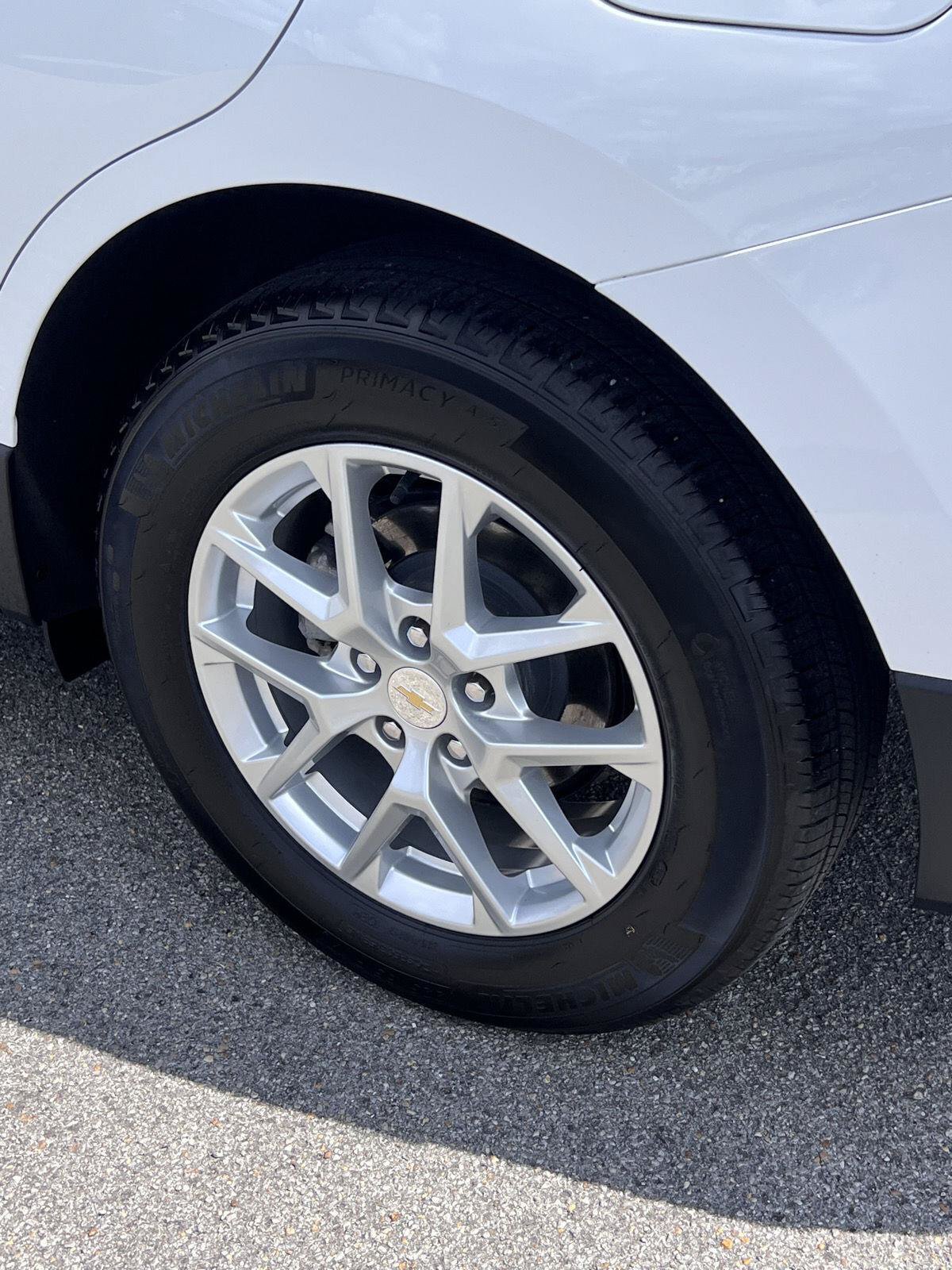 Used 2024 Chevrolet Equinox LT w/ LPO, Floor Liner Package FWD image 38