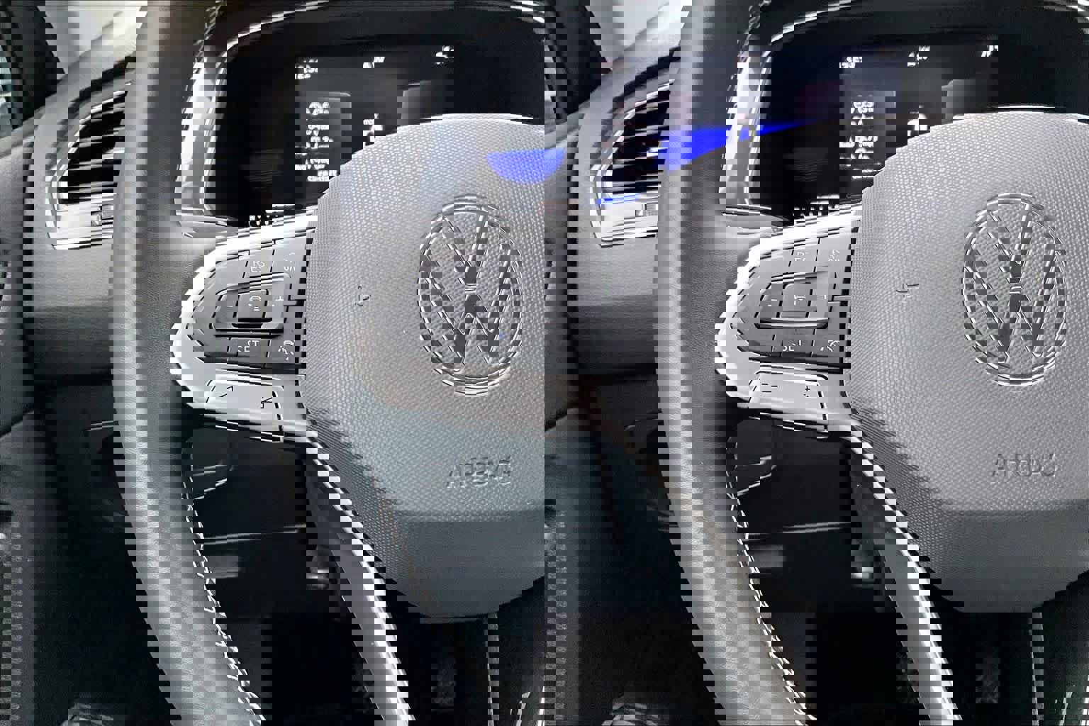 Certified 2022 Volkswagen Tiguan SE image 23