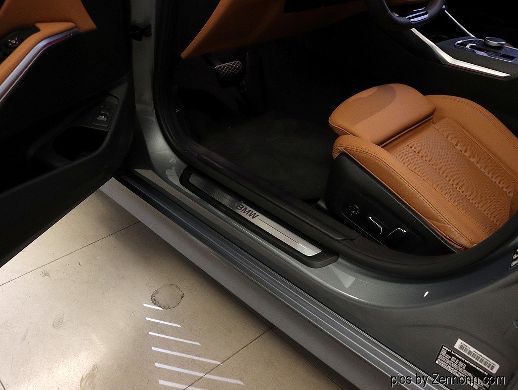 Used 2025 BMW 330i xDrive Sedan w/ M Sport Package image 24