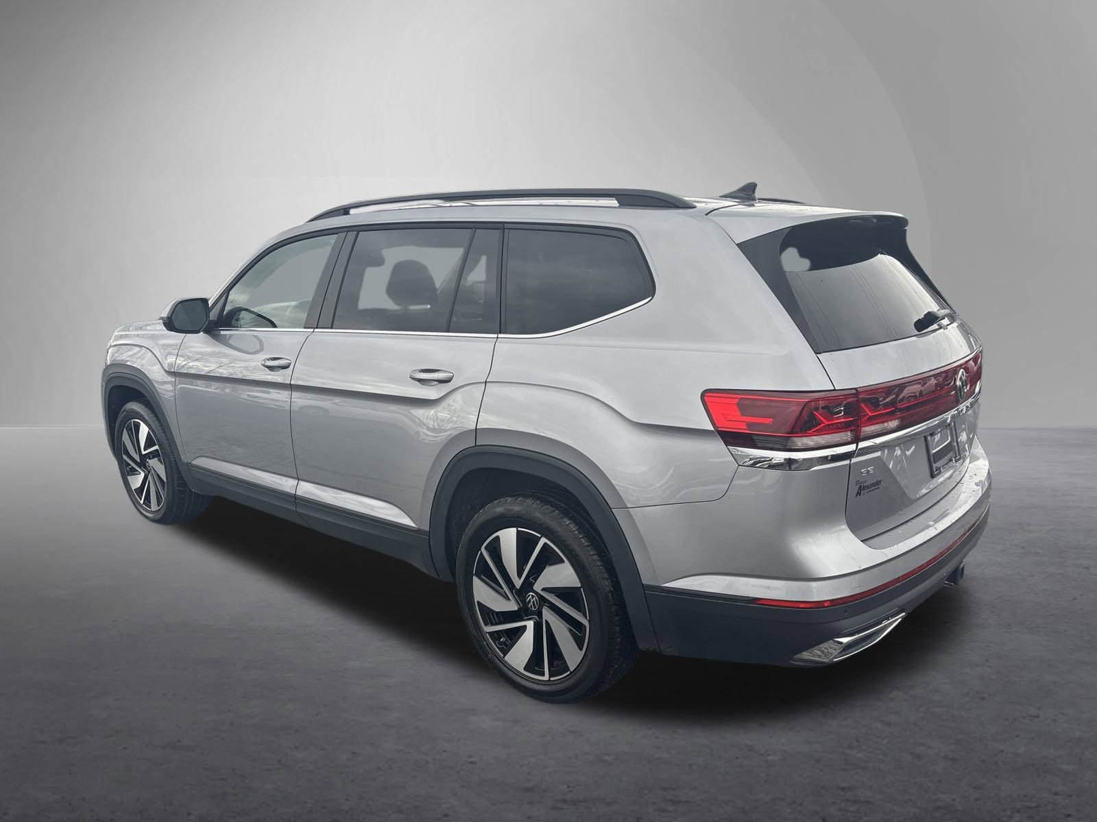 Used 2024 Volkswagen Atlas SE image 6