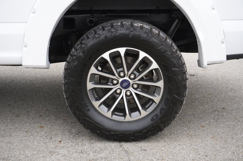 Used 2018 Ford F150 XLT w/ Equipment Group 302A Luxury AWD/4WD image 11