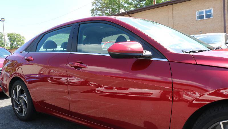 Used 2024 Hyundai Elantra SEL w/ Convenience Package FWD image 3
