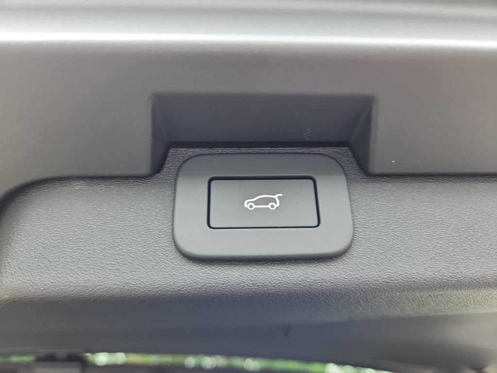 New 2026 Land Rover Discovery S AWD/4WD image 14