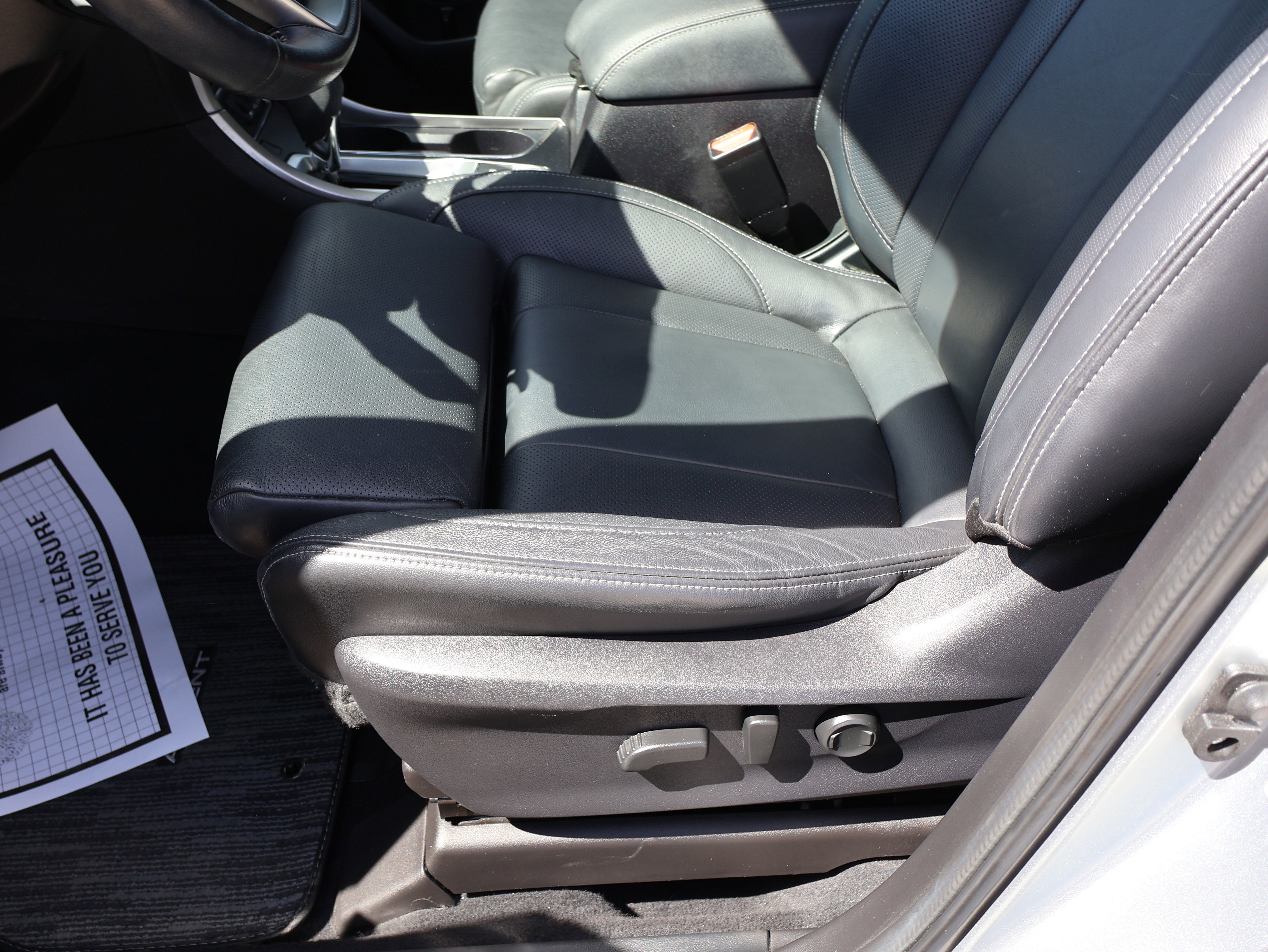 Used 2022 Subaru Ascent Limited w/ Technology Package image 39