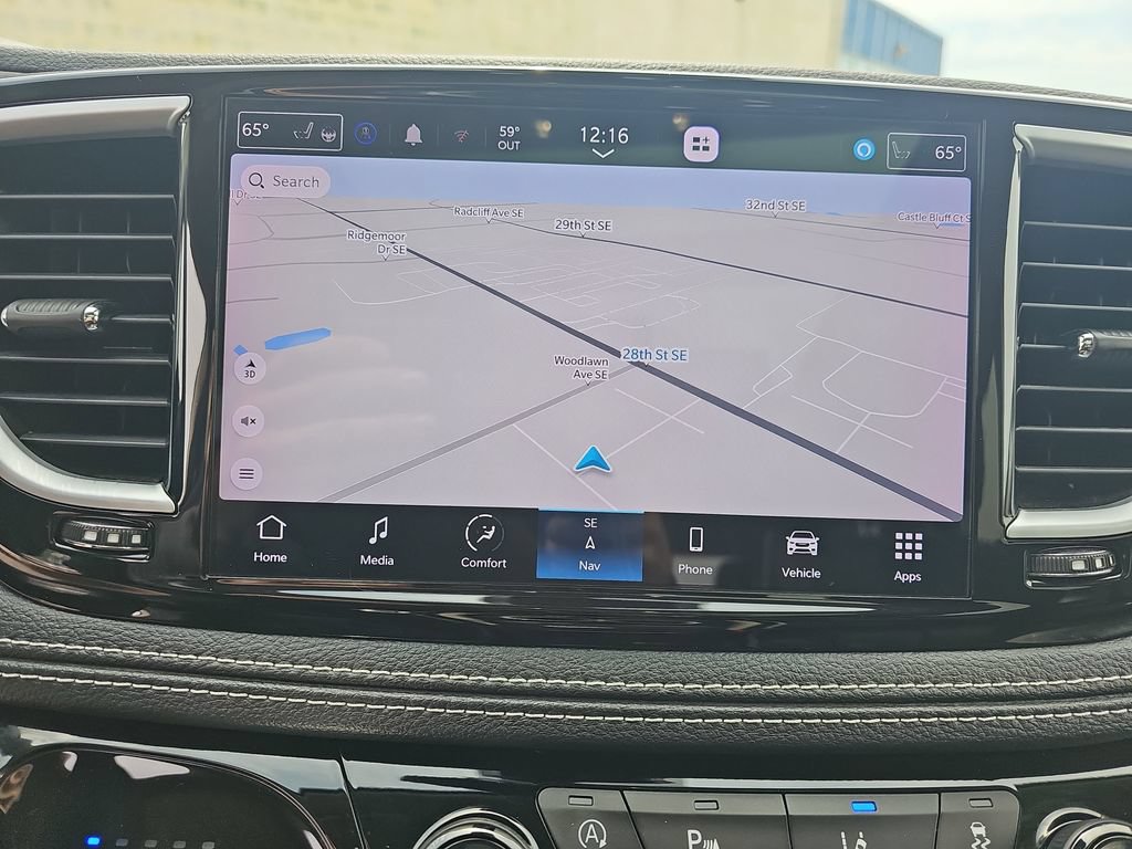 Used 2023 Chrysler Pacifica Limited FWD image 30