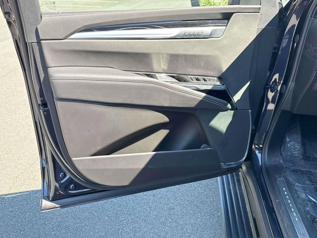 Used 2025 Cadillac Escalade ESV Sport w/ LPO, Floor Liner Package image 29