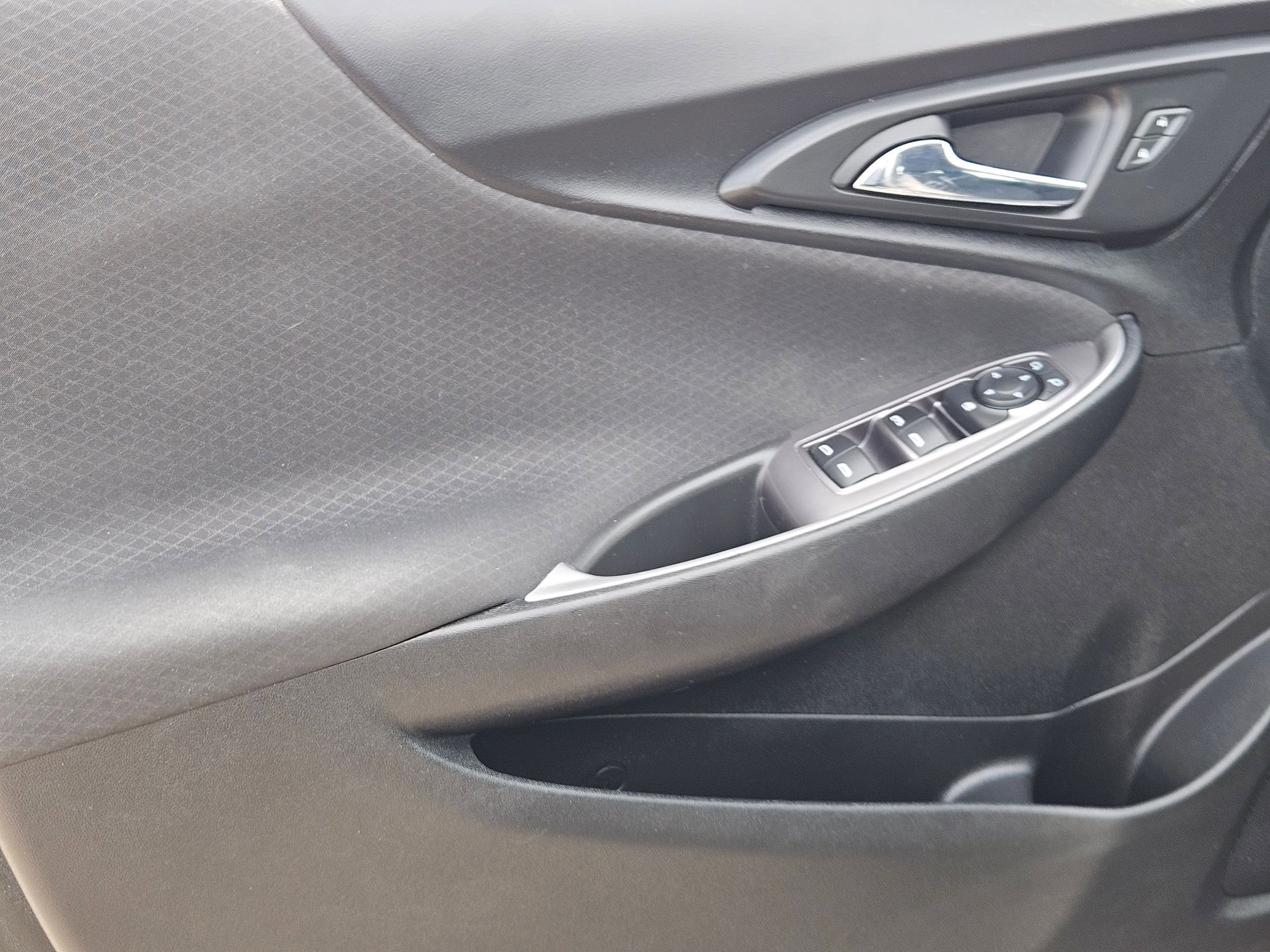 Used 2022 Chevrolet Malibu LT FWD image 11