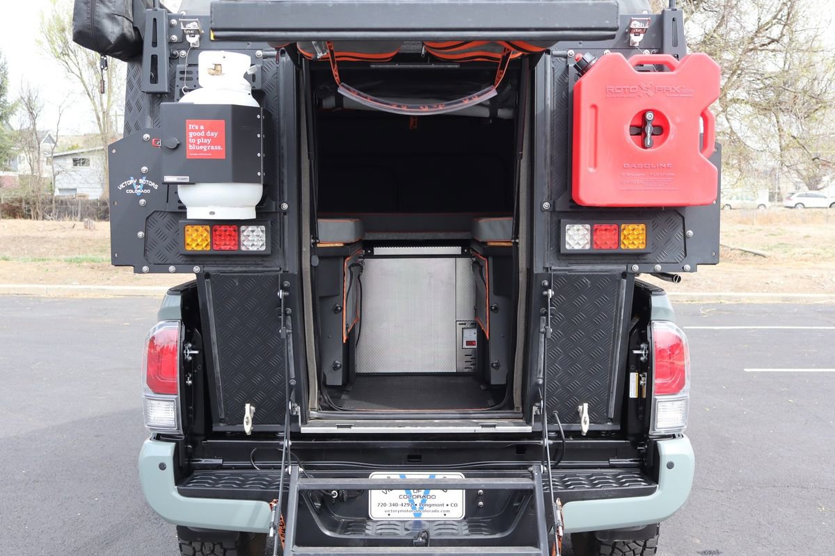 Used 2023 Toyota Tacoma TRD Off-Road w/ TRD Premium Off Road Package AWD/4WD image 14