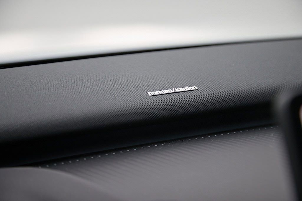 Certified 2025 Volvo EX30 Ultra w/ Climate Package image 14