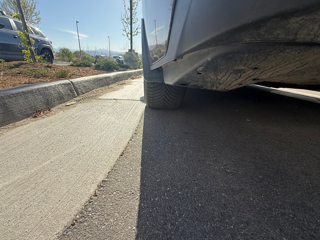 Used 2023 Toyota Sienna XLE FWD image 9