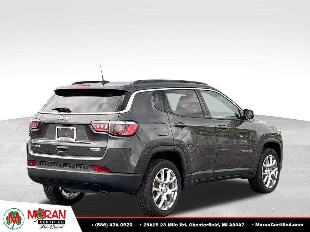 Used 2024 Jeep Compass Latitude AWD/4WD image 5