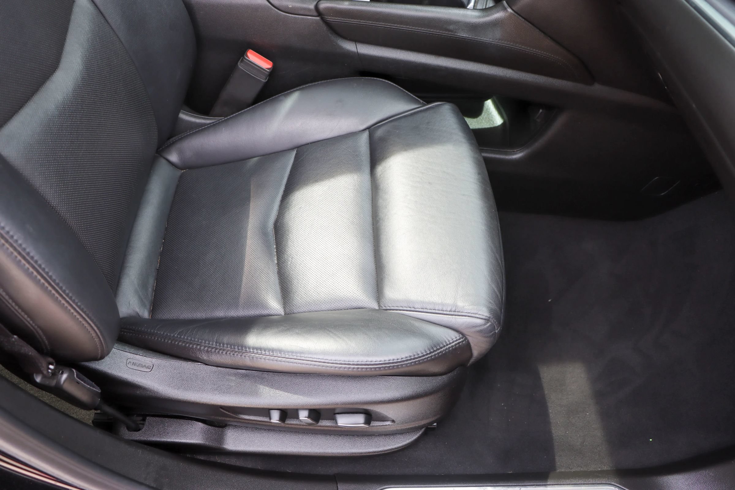 Used 2018 Cadillac XT5 Premium Luxury FWD image 22