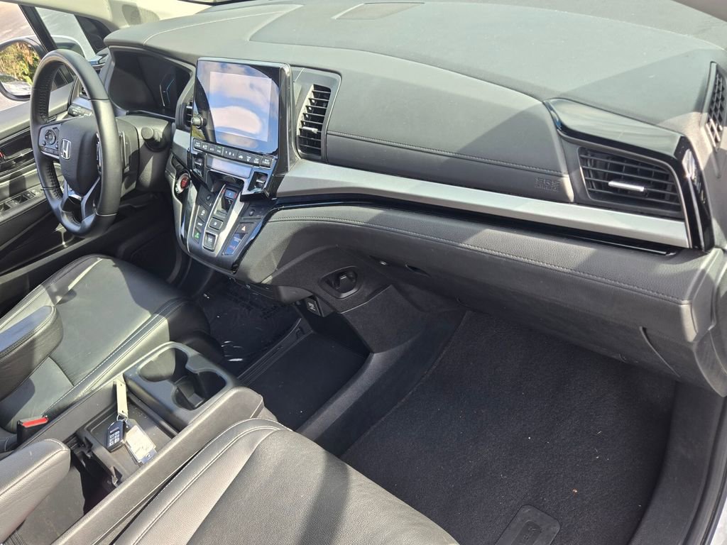 Certified 2022 Honda Odyssey Touring image 18