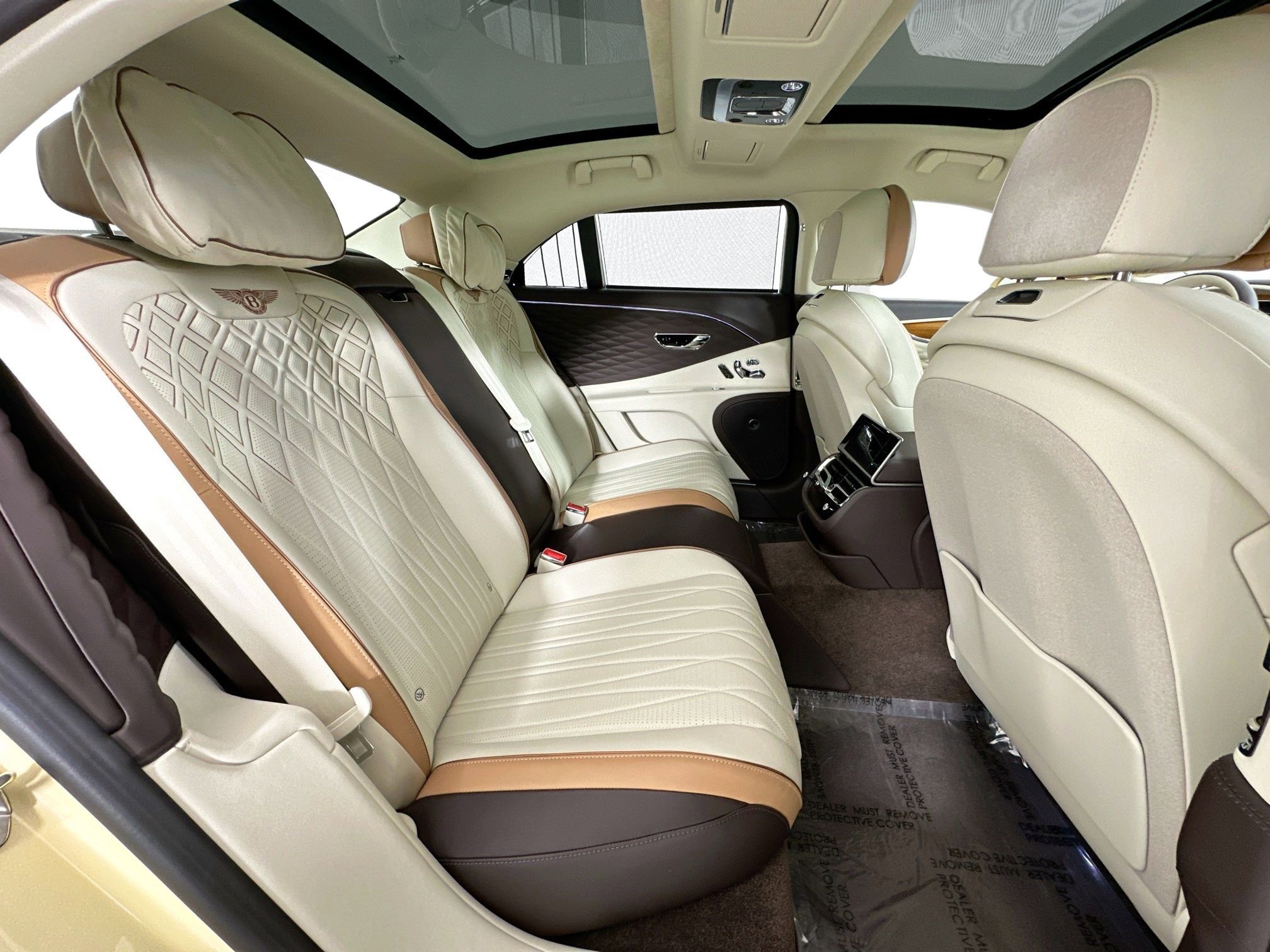 Used 2023 Bentley Flying Spur Plug-In Hybrid image 26