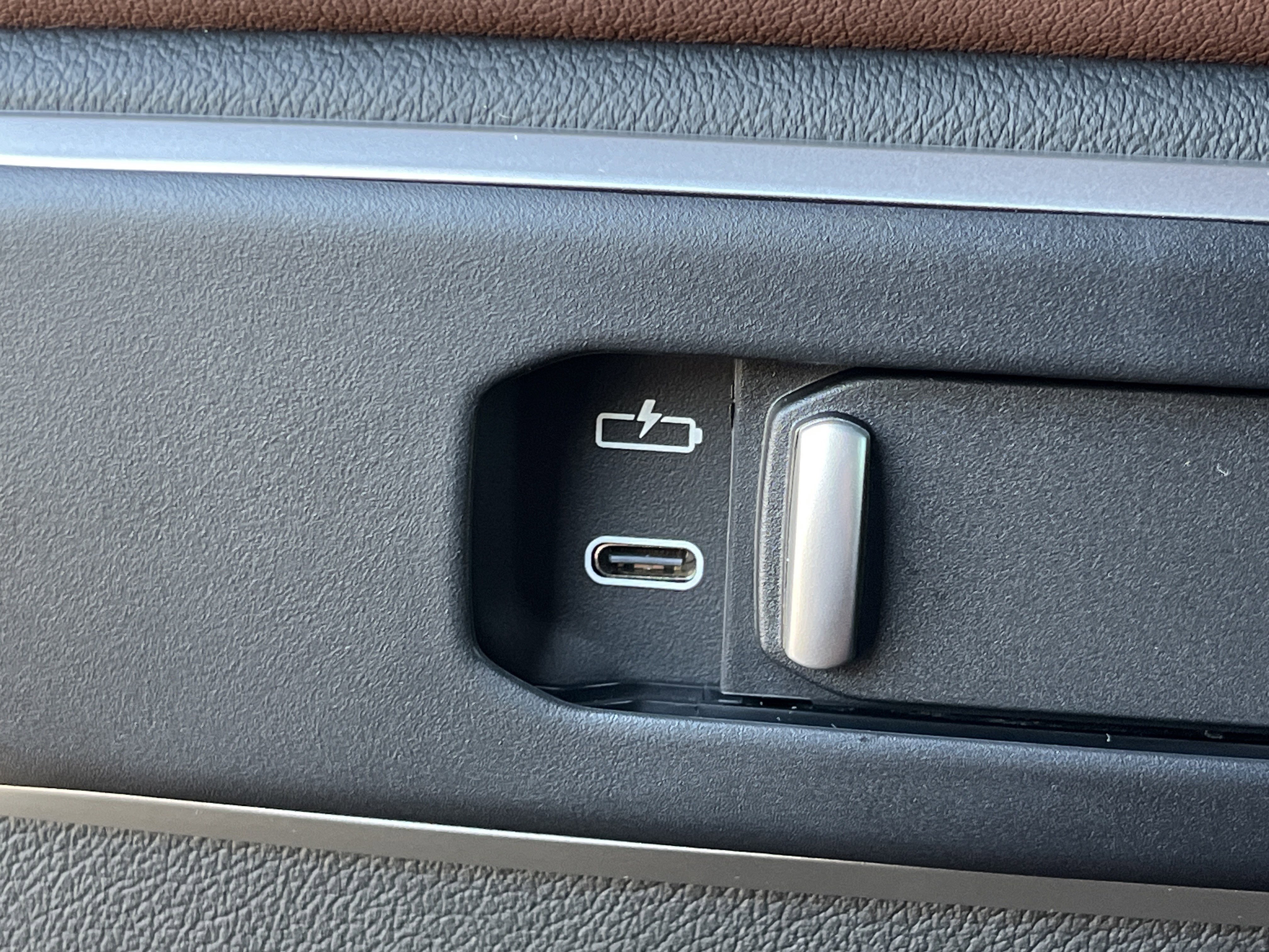 New 2026 BMW X5 xDrive50e w/ M Sport Package AWD/4WD image 22