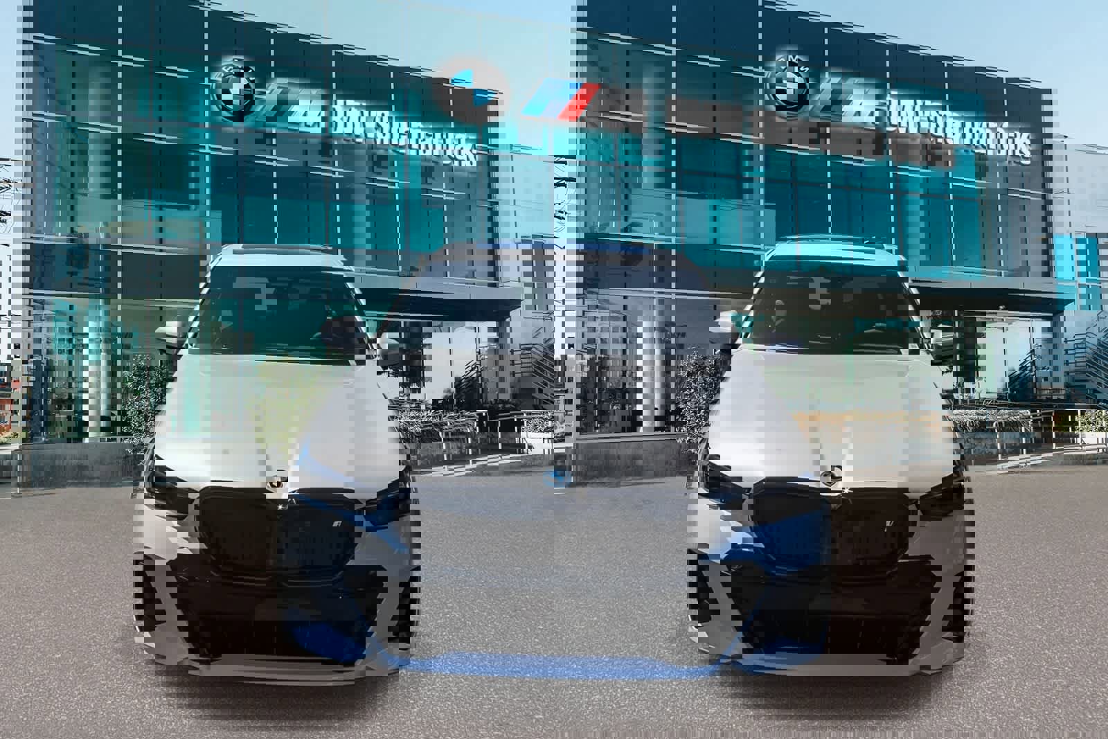 New 2026 BMW i5 eDrive40 w/ M Sport Package RWD image 2