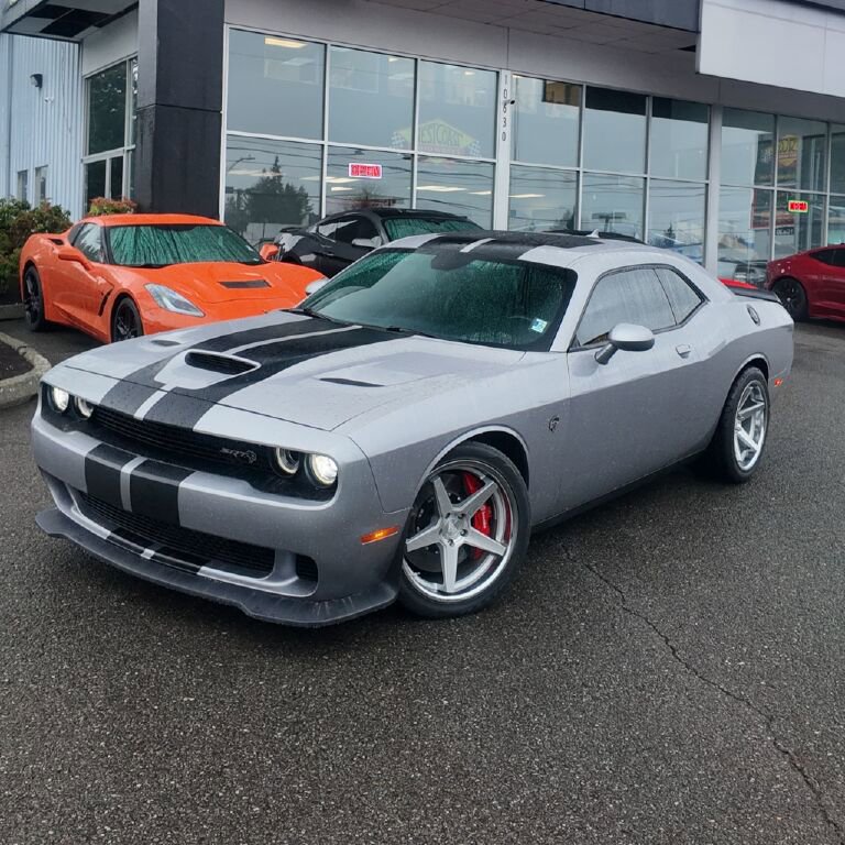 Used 2016 Dodge Challenger SRT Hellcat image 6