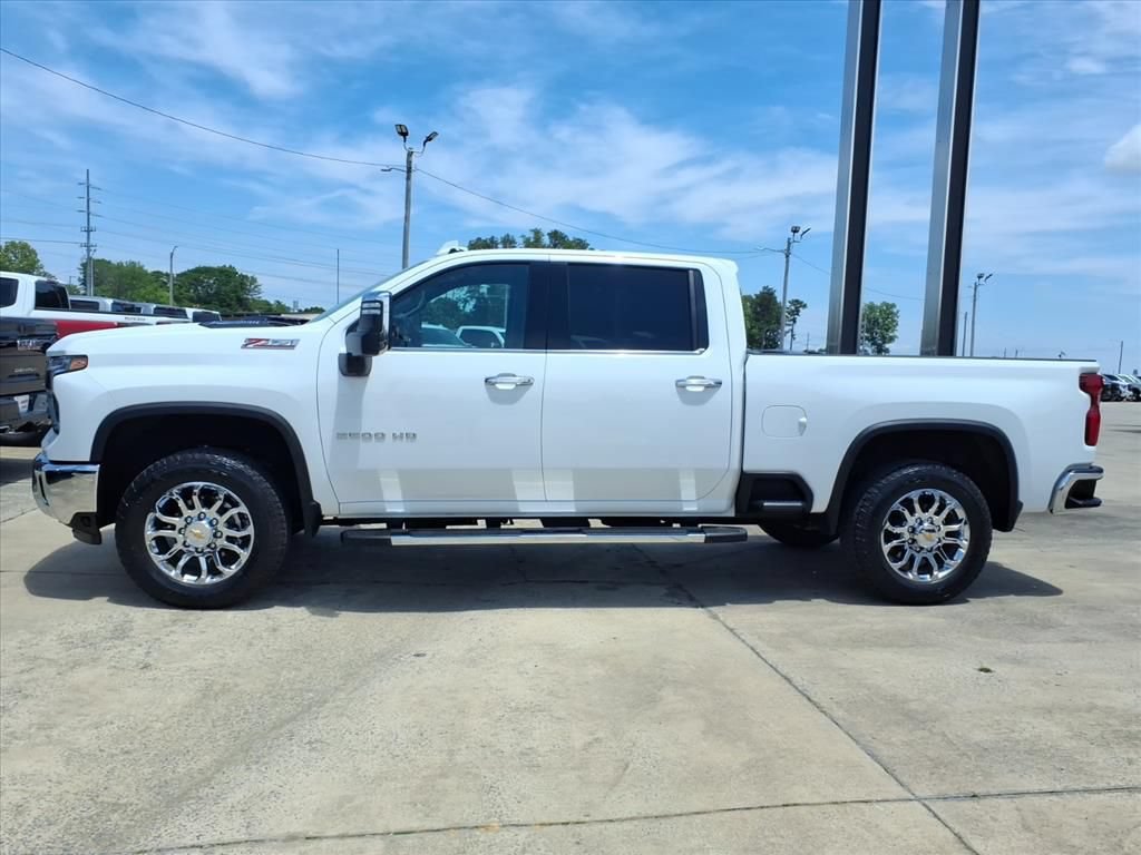 Used 2024 Chevrolet Silverado 2500 LTZ w/ LTZ Premium Package AWD/4WD image 4