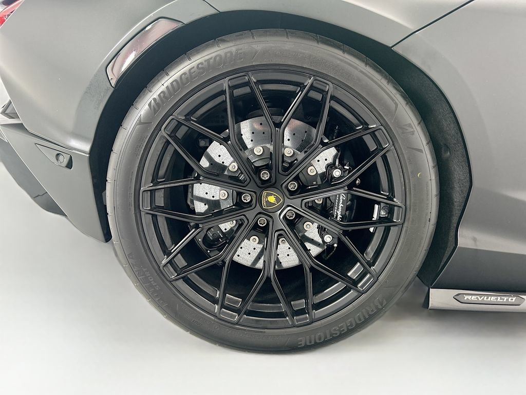 Used 2024 Lamborghini Revuelto AWD/4WD image 27