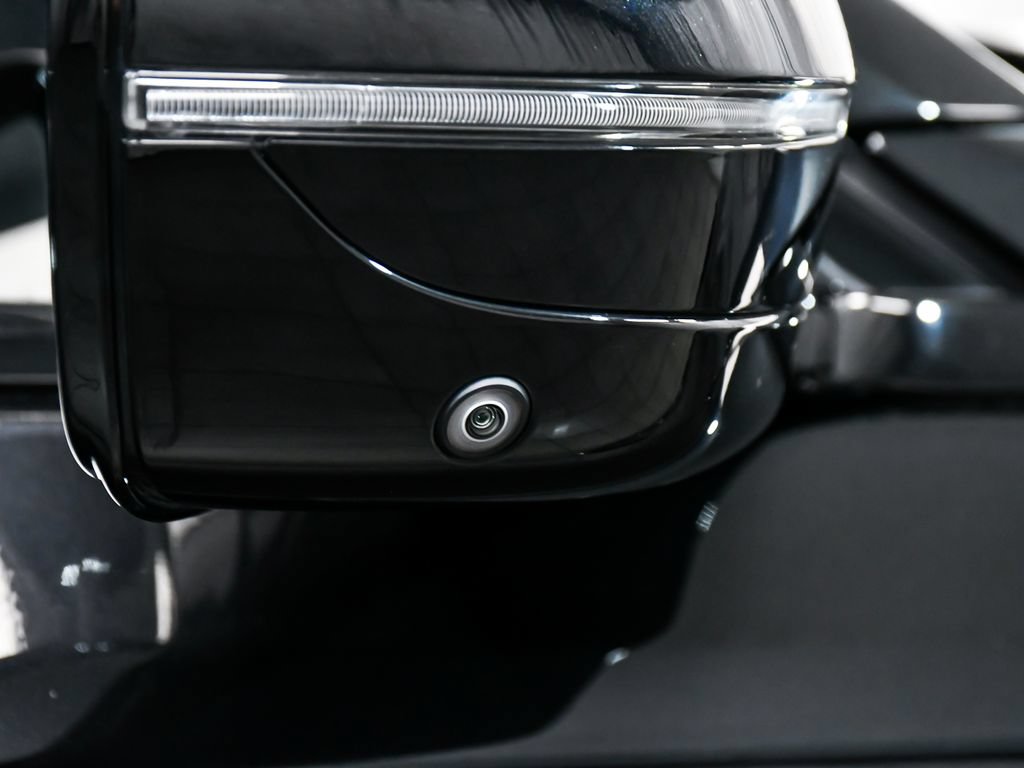 Used 2022 BMW 740i xDrive w/ M Sport Package AWD/4WD image 80