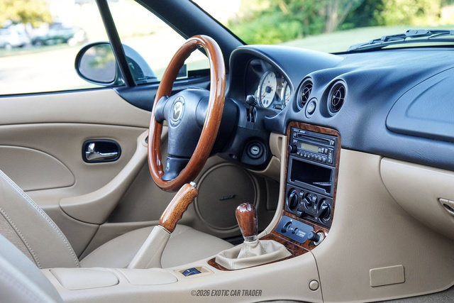 Used 2001 MAZDA MX-5 Miata RWD image 33