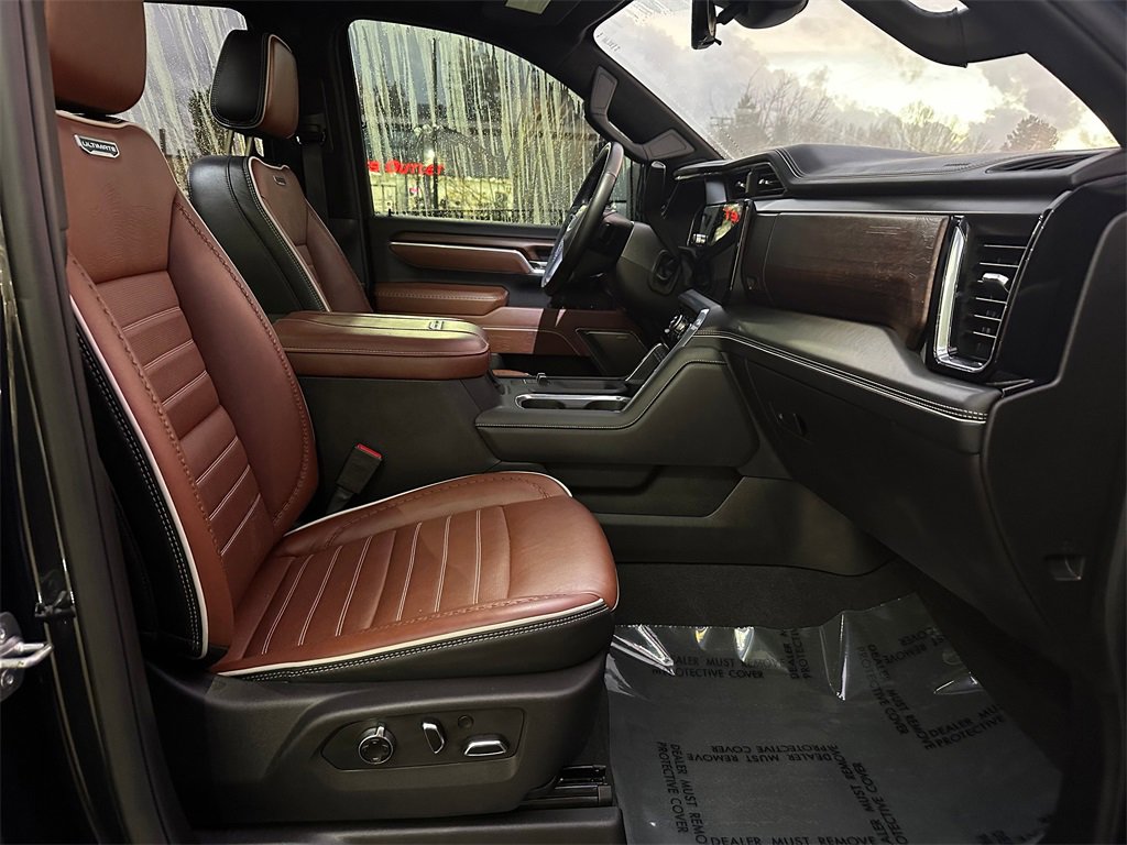 Used 2025 GMC Sierra 2500 Denali Ultimate image 10