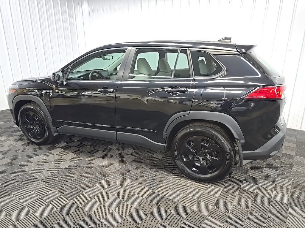 Used 2022 Toyota Corolla Cross L AWD/4WD image 4