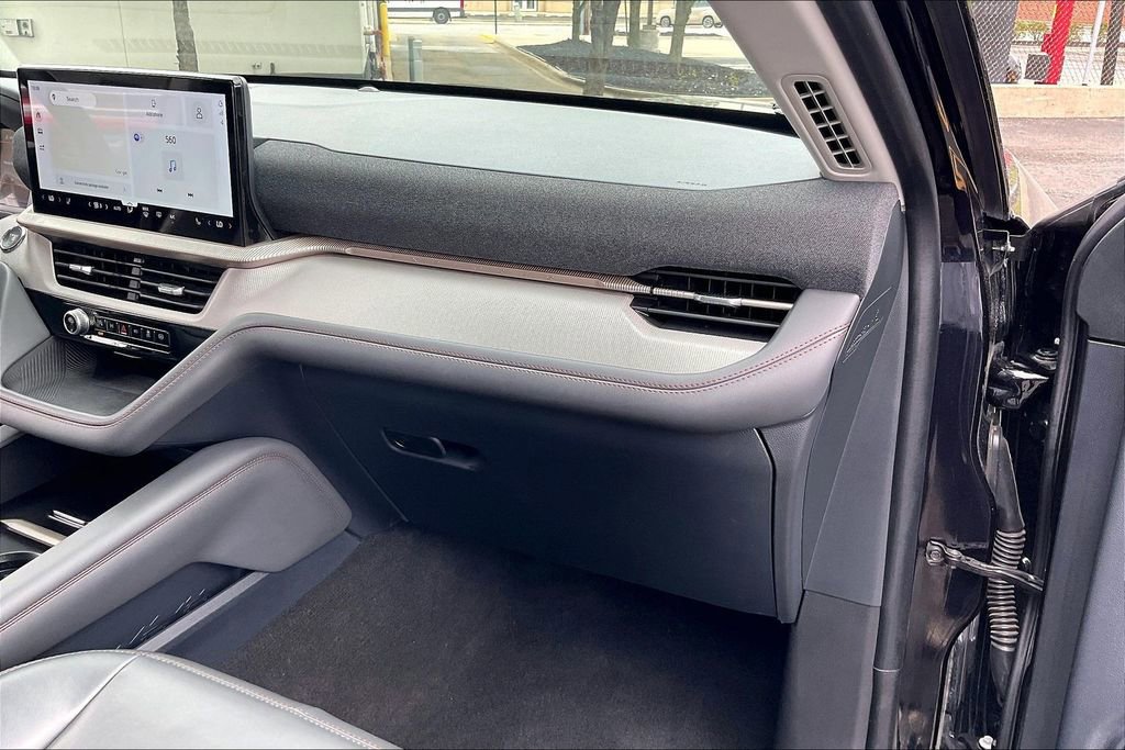 Used 2025 Ford Explorer Active w/ Active Comfort Package AWD/4WD image 14