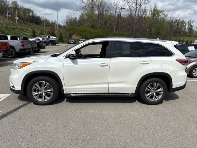 Used 2014 Toyota Highlander XLE FWD video 2