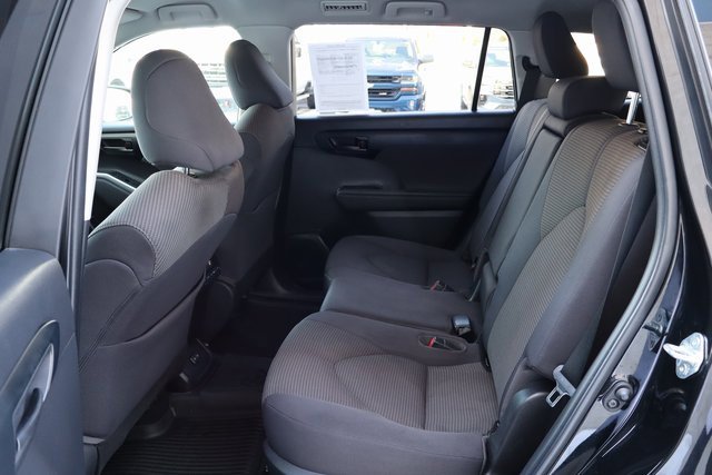 Used 2022 Toyota Highlander LE image 13