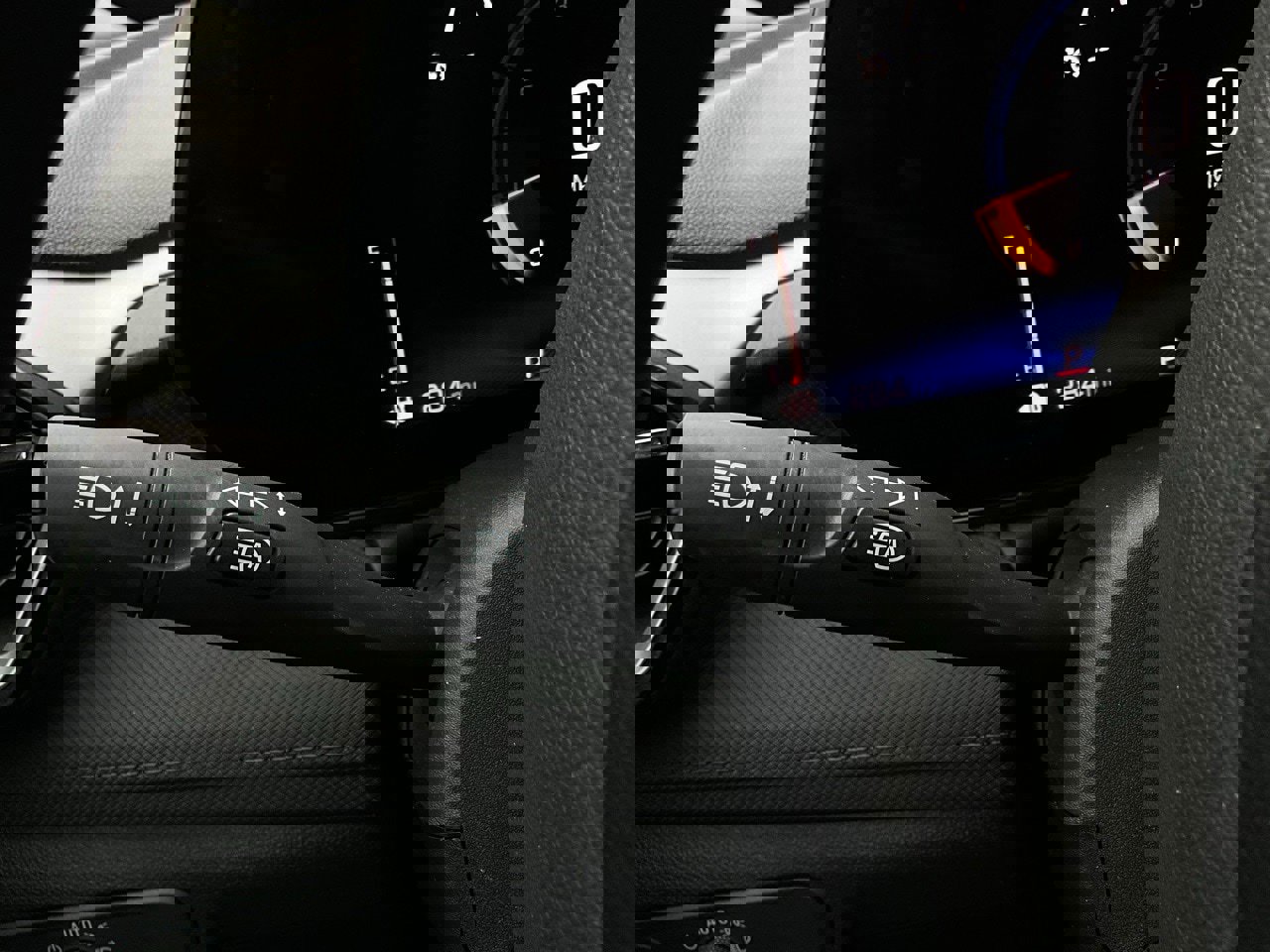 Used 2025 Chevrolet TrailBlazer LT image 32