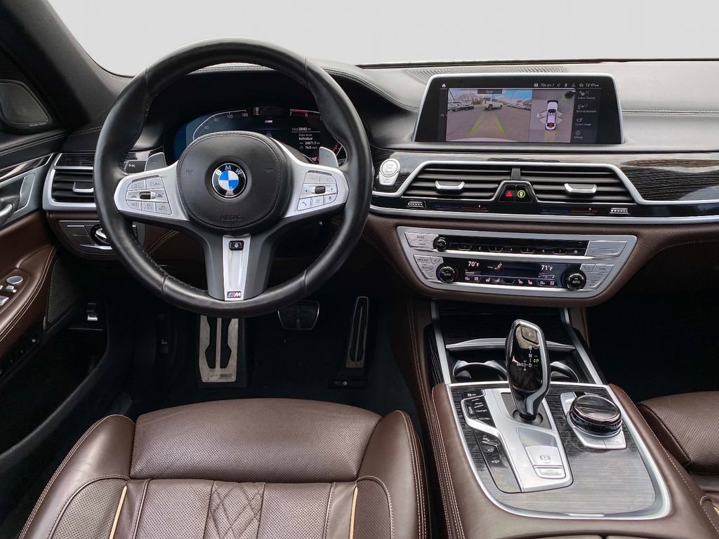 Used 2022 BMW 750i xDrive w/ Executive Package image 12